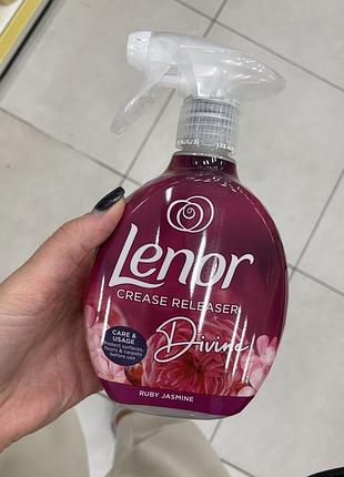 Жидкий утюг и освежитель текстиля lenor