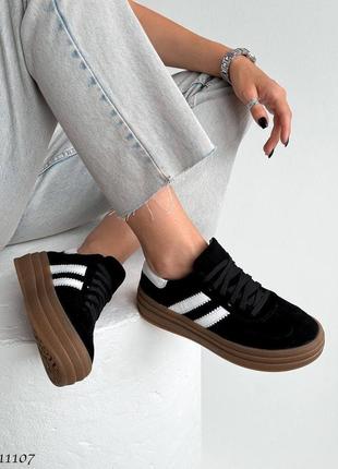 Классные кожаные кроссы замша