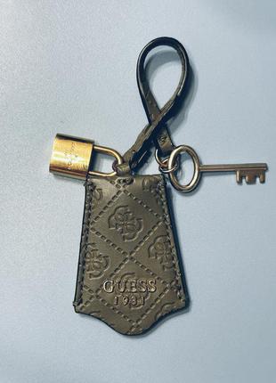 Блерок підвіска guess та louis vuitton