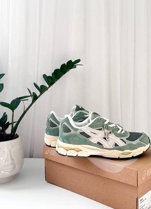 Кроссовки женские зеленые asics gel-nyc 'ivy smoke grey'