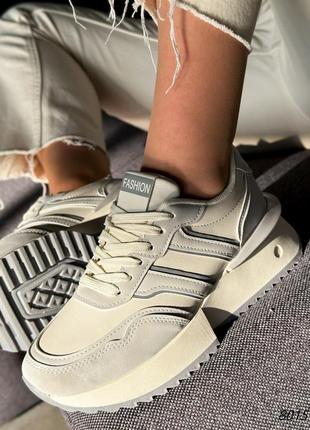 Красиві стильні кросівки з рефлективними вставками