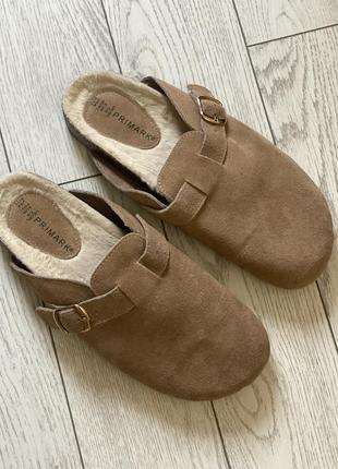 Трендовые замшевые клоги primark.
