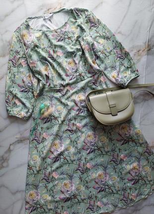 Сукня в квітковий принт