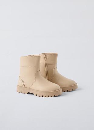 Бежевые ботинки на девочку zara new