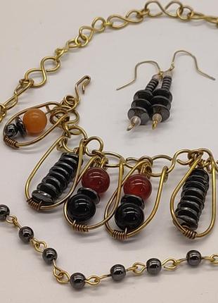 Комплект "дики пчелиные": 3 браслета и сережки из сердолика, гематита, агата, авантюрина. браслет из натурального камня2 фото