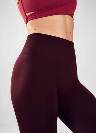 Леггинсы/ лосины с перфорацией от fabletics состояние идеальный размер s-m4 фото