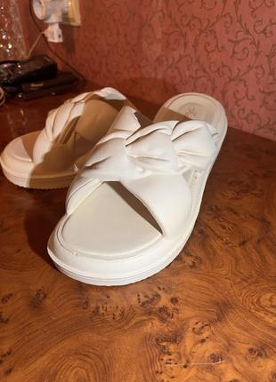 Круті жіночі капці