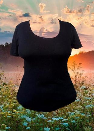 Чорна футболка