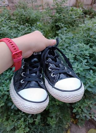 Кеди converse лакові з блискітками розмір 33 uk 1 устілка 20 см4 фото