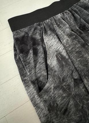 Низкая пройма
спортивные штаны
topshop
новые!!4 фото