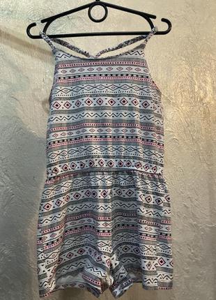 Комбінезон з шортами