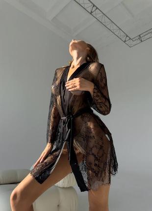 Ефектний мереживний халатик