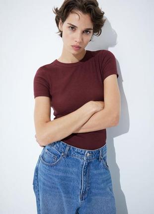 Базовая футболка h&m из мягкого трикотажа в рубчик из смеси хлопка и модала