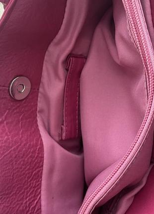 Рожева вмістка сумочка жіноча y2k не велика рожевенька сумка багет4 фото