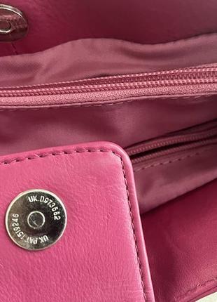 Рожева вмістка сумочка жіноча y2k не велика рожевенька сумка багет6 фото