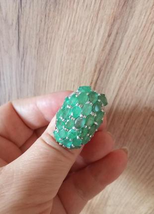 Серебряная кольца с натуральными изумрудами