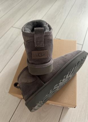 Ugg mini grey