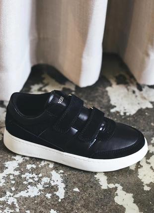 Якісні базові кросівки на липучці woden