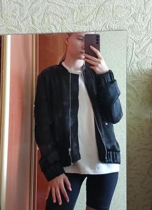 Бомбер