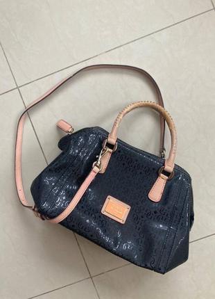 Монограмна сумка guess