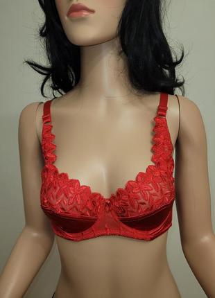 Класний бюстгальтер