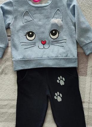 Теплий костюм для дівчинки новий