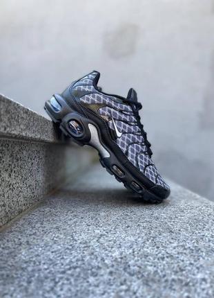 Новинка nike air max plus tn 'france'