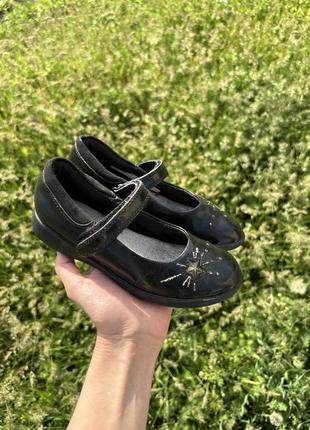 Туфлі для дівчинки clarks