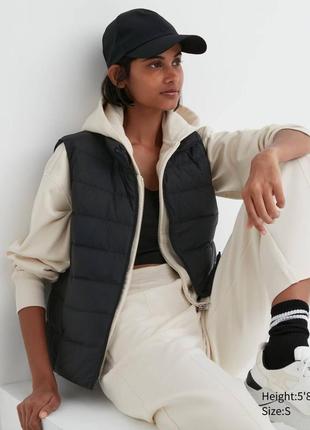 Стильный жилет uniqlo на пуху