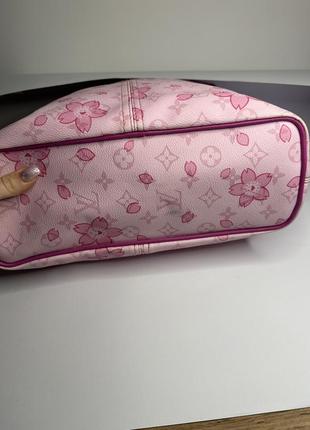 Нежная летняя сумочка в стиле lv5 фото