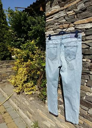 Коттоновые стильные джинсовые брюки от известного бренда.3 фото