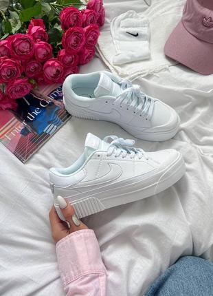 Жіночі кросівки nike court legacy lift white3 фото