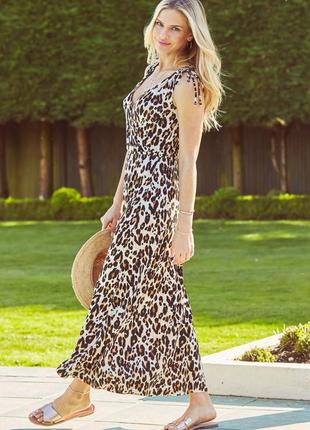 Леопардовое платье макси sosandar длинное платье леопард платье миди с леопардовым принтом7 фото