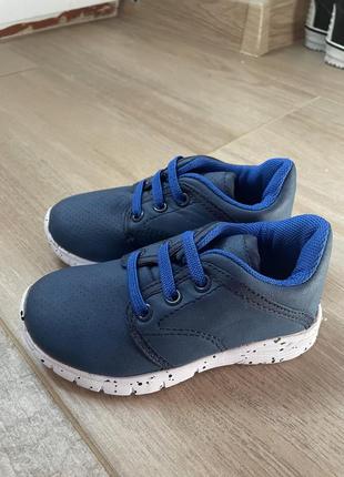 Новые кроссовки