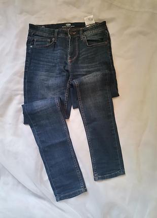 Джинси скіні