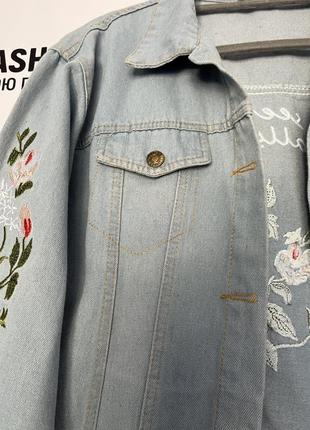 Джинсовый пиджак с вышивкой3 фото