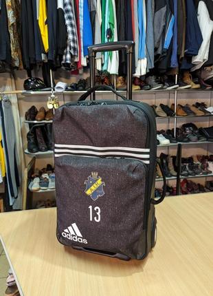 Чемодан спортивный