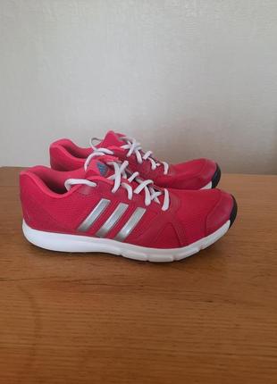 Жіночі кросівки