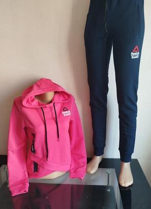 Женский спортивный костюм reebok