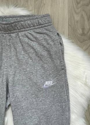 Чоловічі сірі спортивні штани від nike розмір xs( відмінно на жіночий s)3 фото