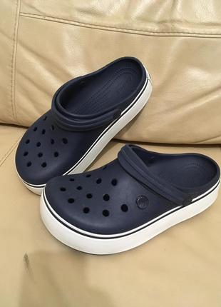 Крокси шльопанці сабо на платформі crocs platform м7 w93 фото