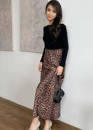 Женская атласная длинная юбка леопардовая2 фото