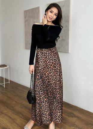 Женская атласная длинная юбка леопардовая8 фото