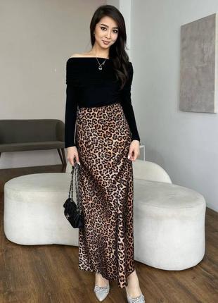 Женская атласная длинная юбка леопардовая7 фото