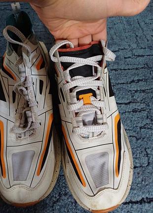 Кроссовки zara