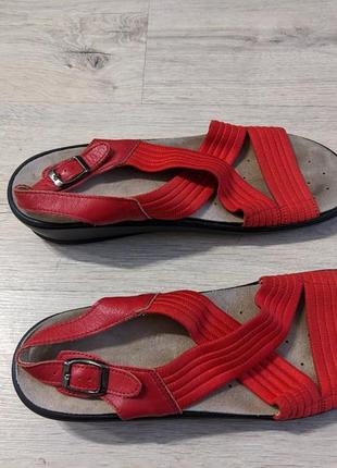 Босоножки на резинках 41-42