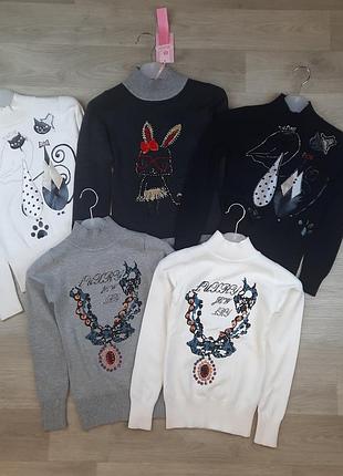 Нарядные свитера со стразами