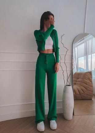 Костюм жіночий.