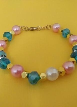 Браслет из стеклянных бусин и натурального гематита