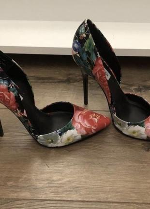 Туфли на высоком каблуке steve madden